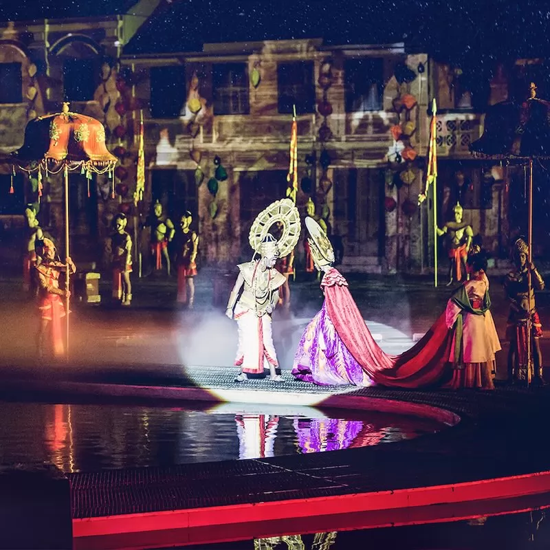 Màn diễn tái hiện khung cảnh tráng lễ trong lễ cưới của Huyền Trân công chúa và vua Chăm Pa