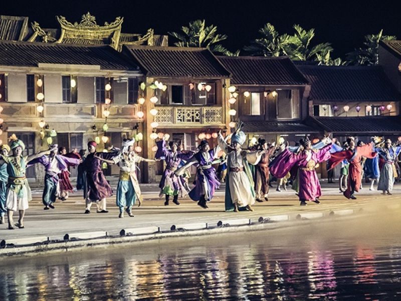 Act 4: A vibrant Faifo port depicted in the Hoi An Memories show