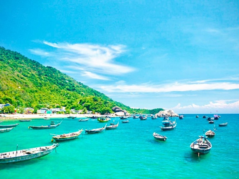 Biển xanh trong tại Cù Lao Chàm