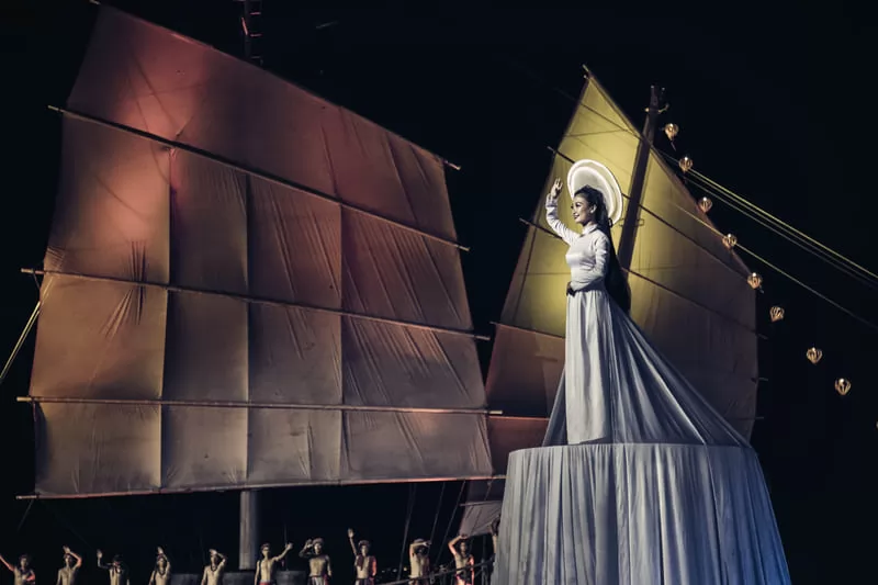 Thưởng thức show diễn Ký Ức Hội An trong mùa Vu Lan để lòng biết ơn được nhân lên gấp bội