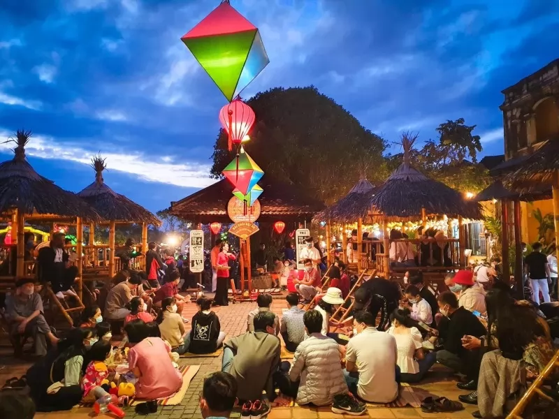 Experience Hoi An travel guide during peak season to minimize extra costs