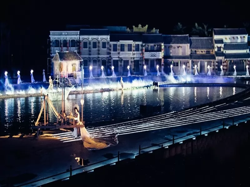 A Spectacular Real-Scene Stage at the Hoi An Memories Show