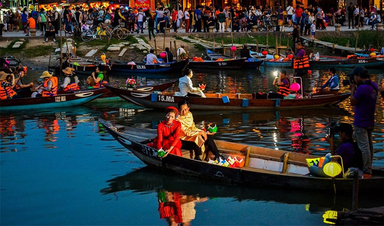 Releasing flower lanterns is a unique and captivating experience exclusive to Hoi An.
