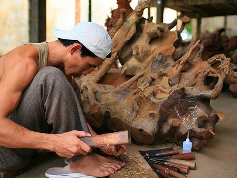 Tiếng đục đẽo thân quen của làng mộc Kim Bồng